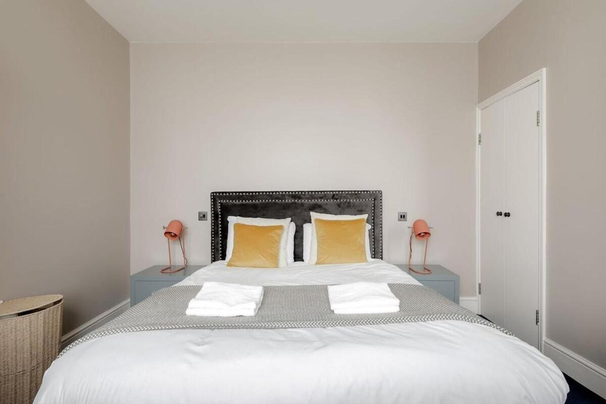 Chic 2bed 2bath By Hyde Park Apartment